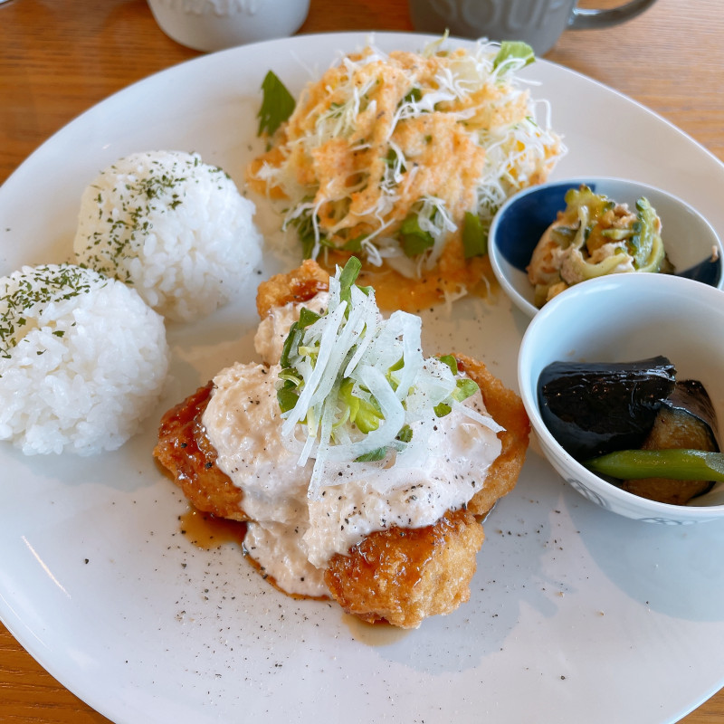 大人気のチキン南蛮プレート