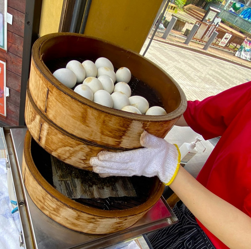 名物の温泉茶たまご