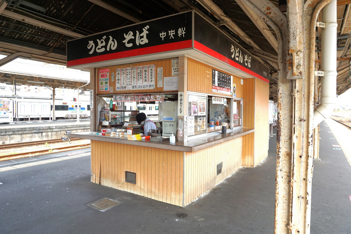 5・6番ホーム売店（鳥栖駅）