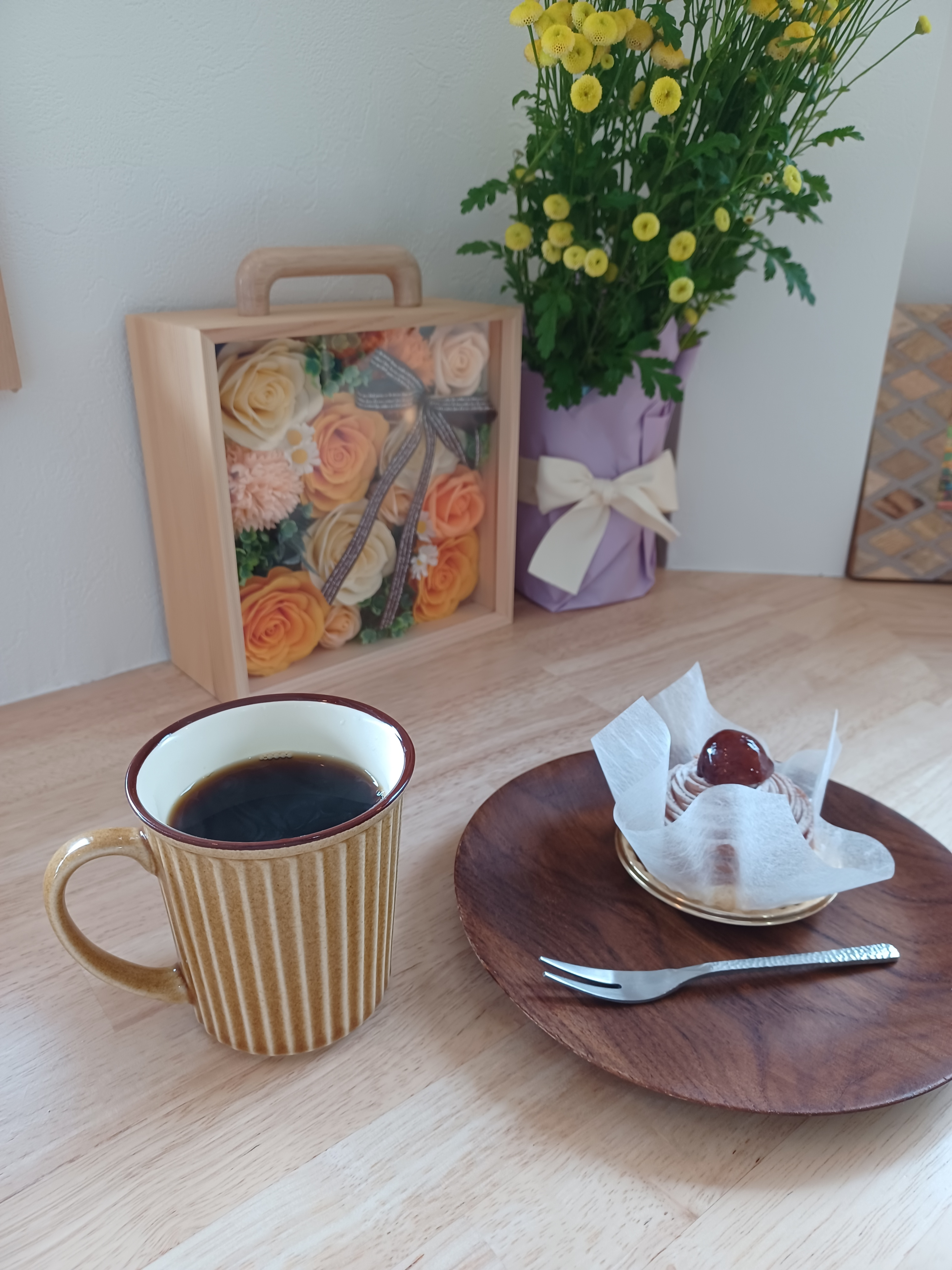 本日のコーヒー（マンデリン）とモンブラン