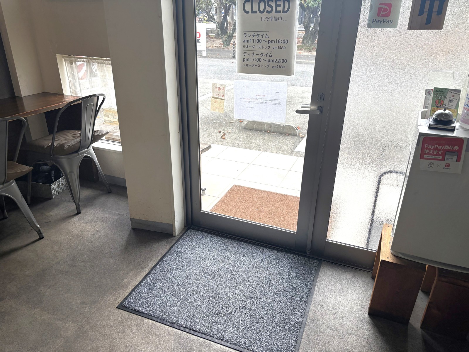 店内側出入口